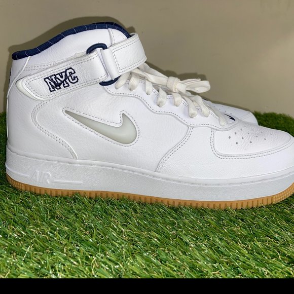 Nike Air Force 1 Mid QS \